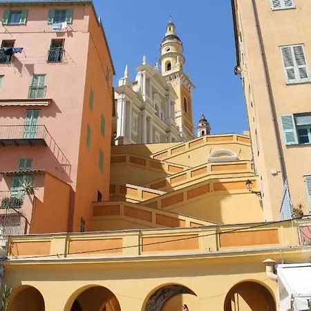 Penelope Belle Vue マントン