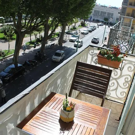 Penelope Belle Vue Lejlighed Menton