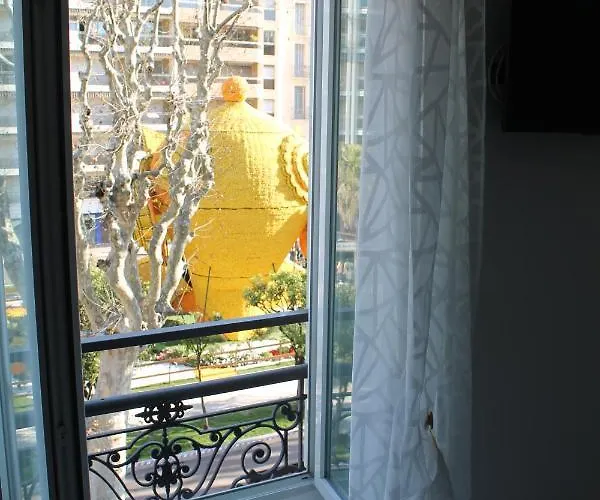 Penelope Belle Vue מנטון