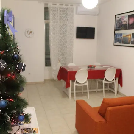 Penelope Belle Vue 芒通