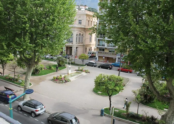 Penelope Belle Vue Μεντόν